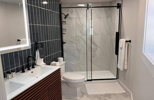 West Dover Hotel | Chalet 239