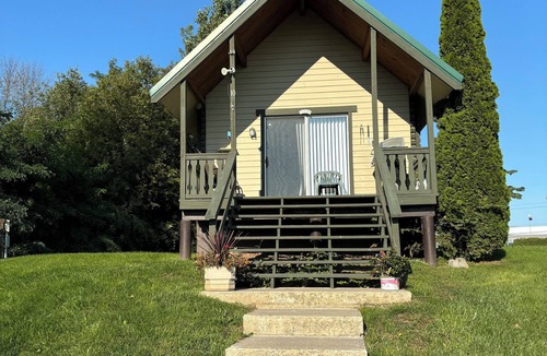 Plattsburgh Cabin | Charming 1 bedroom rustic cabin with WiFi, AC at Plattsburgh RV Park