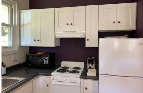 Westford Cottage | Charming 1BR Cottage-near the Vermont you love