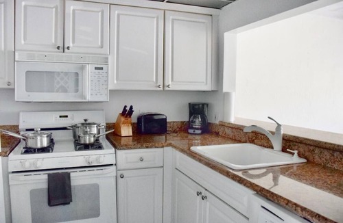 Key Biscayne Apartment | Charming 1BR Escape with Pool & Beach Nearby -