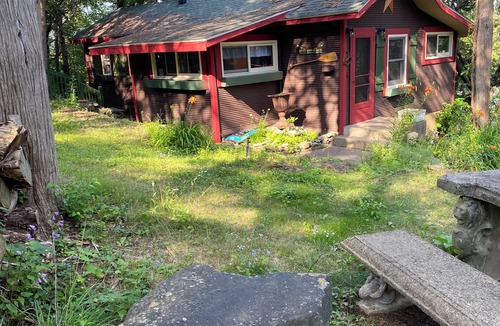 Hastings Cabin | Charming 2-bdrm cabin in quaint Afton area with seasonal views of river!