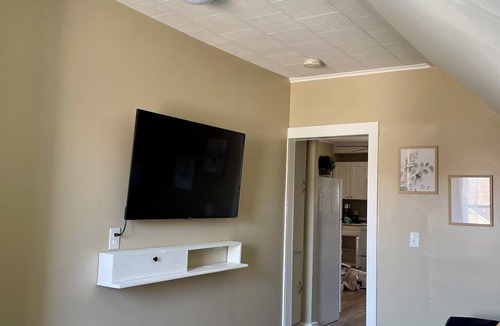 St. Albans Apartment | Charming 2-bedroom apartment in Saint Albans City