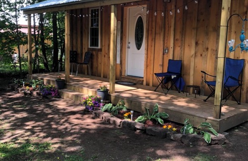 Brier Hill Cottage | Charming 2-bedroom cottage in amazing Morristown with AC, WiFi