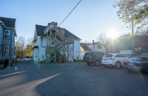 Midway Condo | Charming 2-bedroom condo in lovely Saint Paul