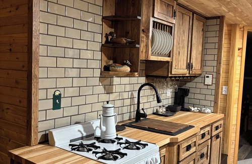 North Bangor Cabin | Charming 2-bedroom cabin with WiFi in North Bangor, NY.