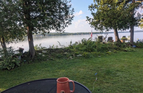 Franklin Cottage | Charming 2-bedroom cottage on Lake Carmi in Franklin with WiFi and AC