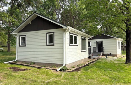 Luck Cottage | Charming 2-bedroom cottage on a lake.