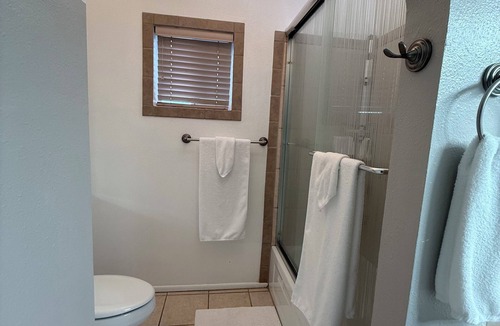 Espanola House | Charming 2-bedroom house with WiFi, AC in enchanting Santa Cruz