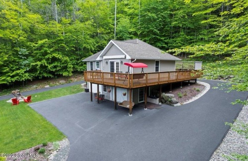 Adirondack House | Charming 2-bedroom plus house in Adirondack with Lake frontage , dock , AC, WiFi