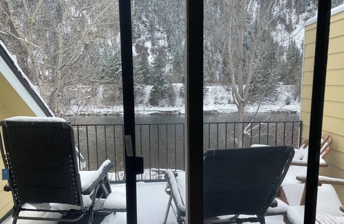 University District House | Charming 2-bedroom riverfront townhome in Missoula with AC, WiFi