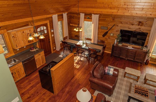 Balsam Lake Cabin | Charming 2 bedroom cabin w/loft on White Ash Lake