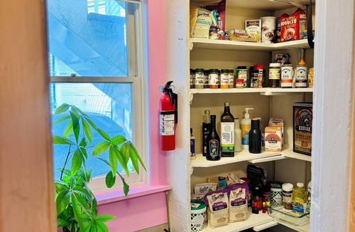 Old North End House | Charming 2 BR Pet Friendly House w Garden in fabulous Burlington's Old North End
