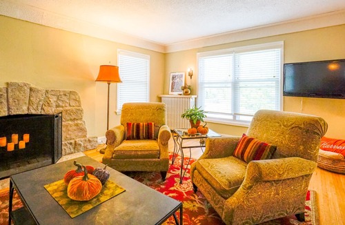 Kingfield House | Charming 2nd floor duplex in the City of Lakes