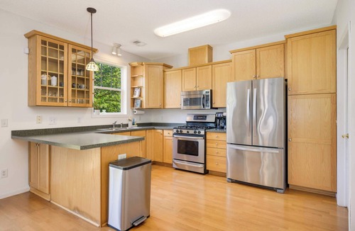 West Seventh House | Charming 3-bedroom house in Saint Paul with AC, WiFi