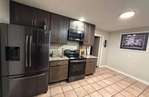 Airport Township House | Charming 3-bedroom house in wonderful St. Louis with AC