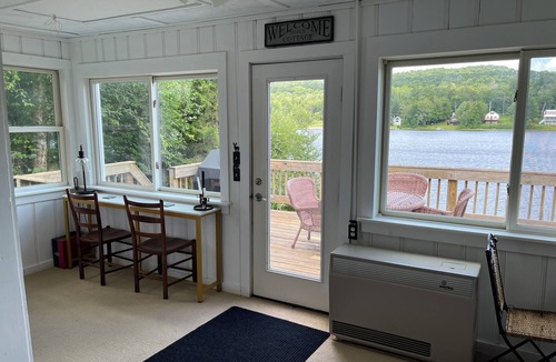 Woodford Cottage | Charming 3-bedroom Lakefront cottage in Woodford VT with WiFi access