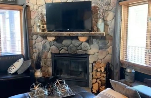 Merrillan Cabin | Charming 3-bedroom cabin with AC and WiFi in Neillsville
