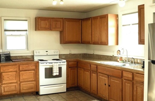 St. Albans Apartment | Charming 3BR 2BA Home – Walk to Downtown St. Albans, Near Lake Champlain