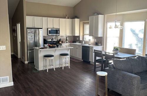 Vista Ridge House | Charming 4 bed home boasts outdoor living, custom basement & much more!