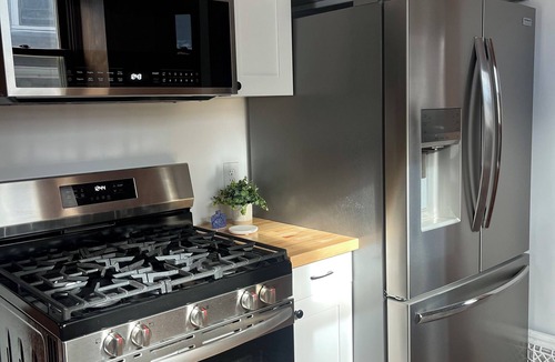 Southwest Minneapolis House | Charming 4-Bedroom Minneapolis Retreat – Perfect for Your Getaway!