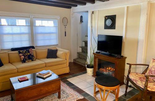 Keene House | Charming 4BR colonial close to downtown