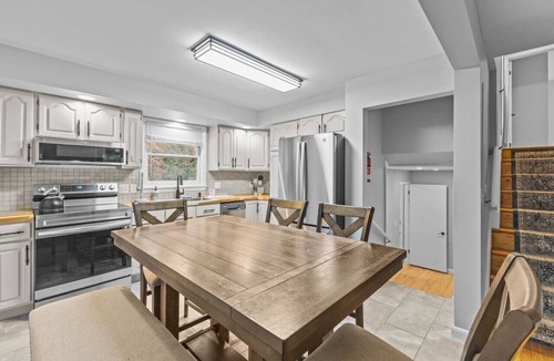 South Burlington House | Charming 5B Home in Neighborhood
