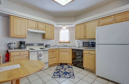 Amalia Cabin | Charming Amalia Retreat w/Fireplace & Grill!