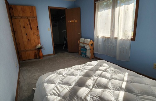 Colfax Apartment | Charming and Quiet 1-bedroom apartment in Elk Mound with AC, WiFi