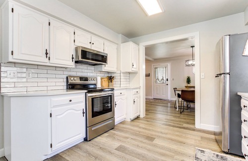 Appleton House | Charming Appleton Getaway ~ 3 Mi to Downtown!