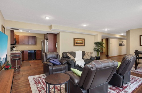 Cottage Grove House | Charming basement-level 3-bedroom house with backyard view and gazebo