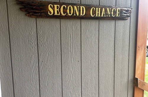South Rutland Cabin | Charming cabin in delightful Montague with WiFi, AC, and parking
