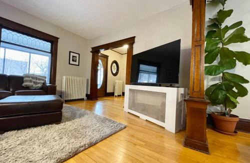 Longfellow Apartment | Charming Centrally Located Duplex with Parking