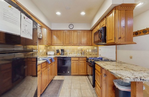 Angel Fire Condo | Charming condo sweeping views, near sledding & skiing