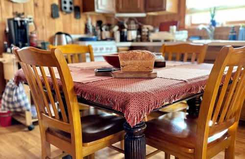 Hubbardton Cottage | Charming cottage located on peaceful Lake Bomoseen