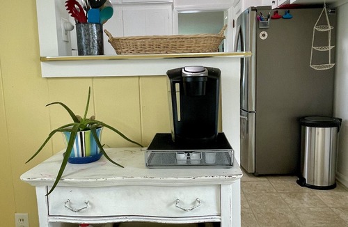 Manistee House | Charming Cottage. Walk to the beach and pet friendly - huge fenced yard.