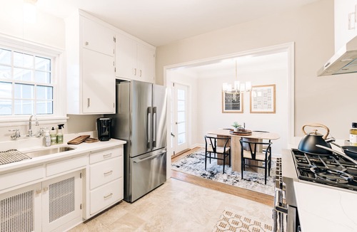 Como House | Charming, cozy urban cottage by Como & MN State Fair with Renovated rustic den