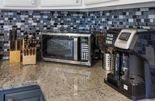 Dickson House | Charming Craftsman Home in Dickson | Pet Friendly