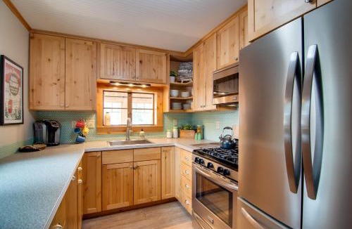 Estes Park House | Charming Estes Park Cabin w/2 Private Patios!