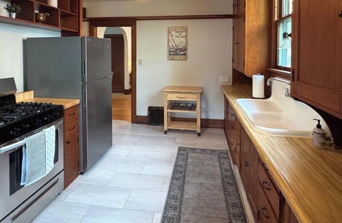 Lake City House | Charming House in Lake City 3 Blks from Marina and Lake Pepin! 3 Bedroom/2 Bath