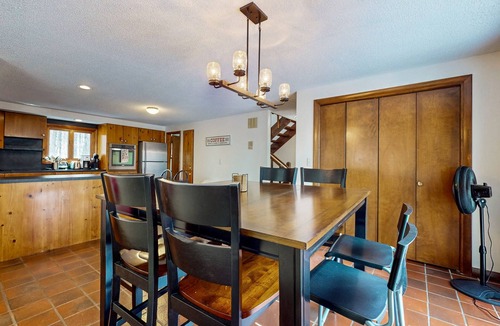 West Hartford House | Charming house w/privacy, bbq, seasonal balcony, hammock, fire pit, w/d, wifi