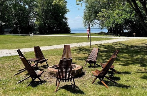 Alburg Cottage | Charming Lakeside 2-bedroom cottage in lovely Alburgh, VT
