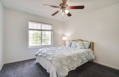 Woodbury House | Charming Minnesota Townhome - Near Beach & Golf!