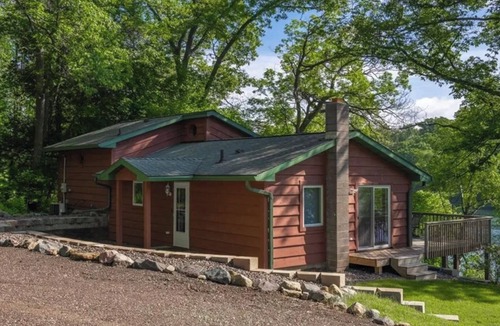 Almelund Cabin | Charming modern 2-bedroom lakeside-cabin in excellent Centuria with WiFi, AC