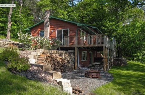 Almelund Cabin | Charming modern 2-bedroom lakeside-cabin in excellent Centuria with WiFi, AC