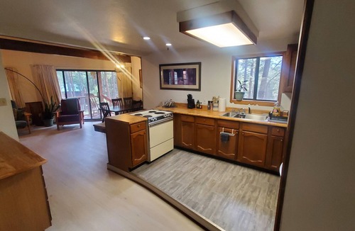 Jemez Springs Cabin | Charming Mountain Retreat, Nature's beauty at your doorstep!