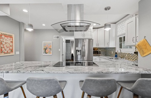 Ericsson House | Charming Mpls Home on Lake Hiawatha. Bike/Walk Trails & Restaurants Nearby