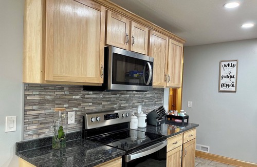 St. Anthony House | Charming, Private , 4BR, 2Bath Main Floor Close to all action Stadiums & Sports