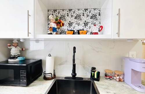 Opa-Locka House | Charming Private Studio - BBQ & Parking Included