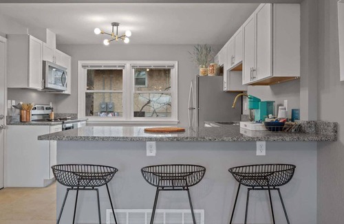 St. Paul House | Charming St. Paul 4 Bedroom Home