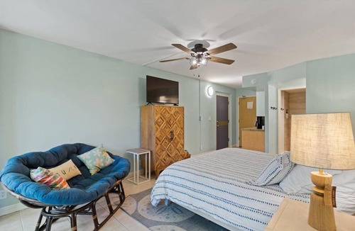 Kihei Resort | Charming Studio at Maui Banyan Resort - Walk to Beach, Pools, AC, Beach Gear